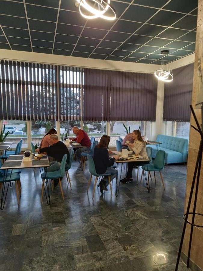 Mykolayiv Tourist Hotel Николаев Экстерьер фото