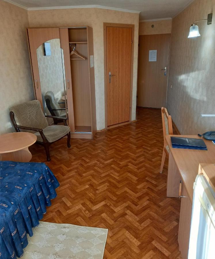 Mykolayiv Tourist Hotel Николаев Экстерьер фото